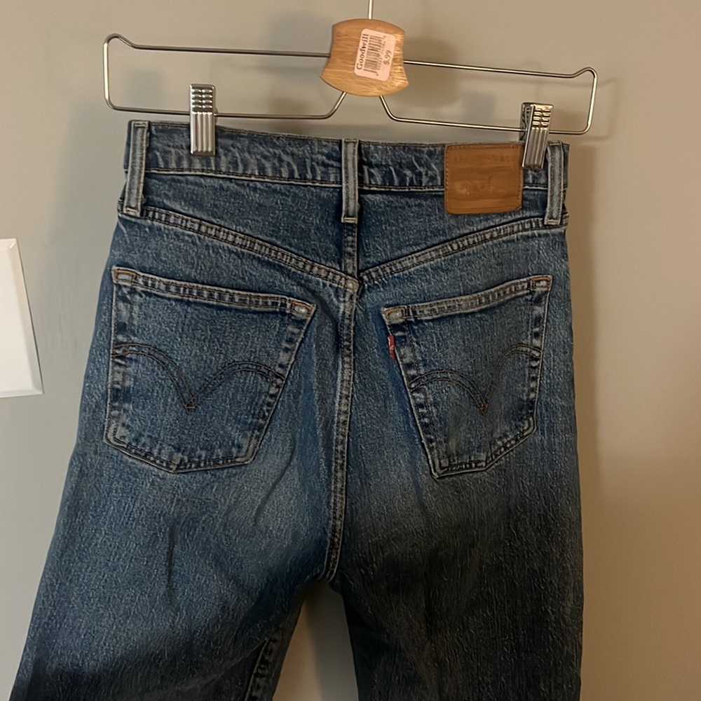 Rib cage high rise Levi’s jeans